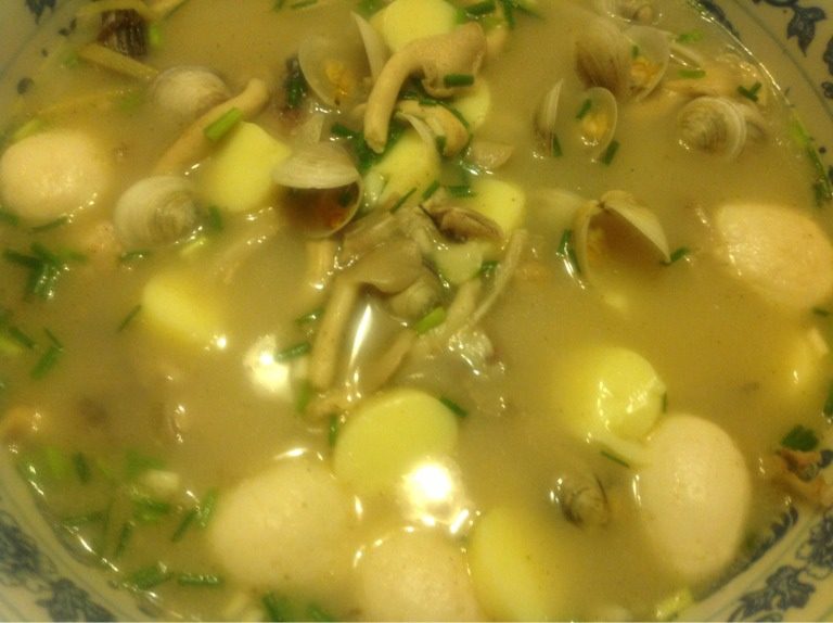 鱼头豆腐蛤蜊汤