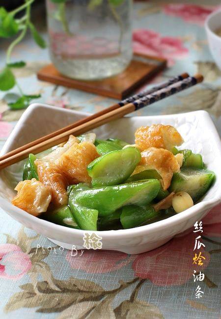 丝瓜烩油条