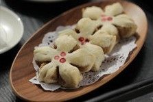 层层酥脆的极致诱惑---栗香梅花酥 , 烤好的栗香梅花酥就是不错的下午茶点