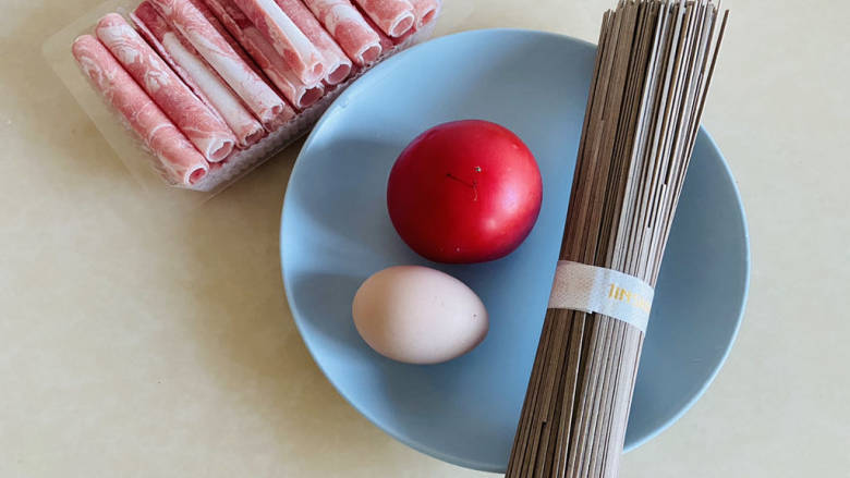 羊肉荞麦面,准备好食材,<a style='color:red;display:inline-block;' href='/shicai/ 9'>鸡蛋</a>提前煮熟