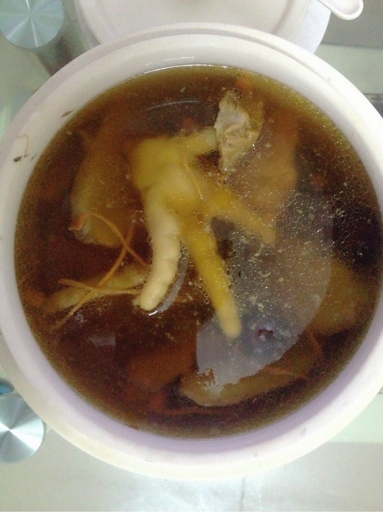 黄豆风爪猪肉汤