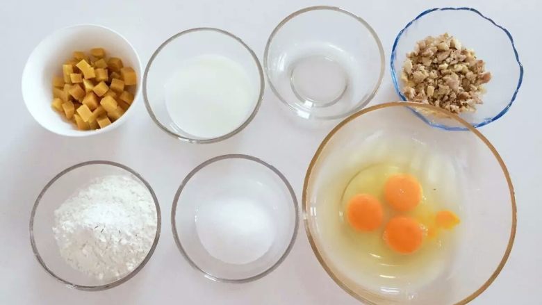 宝宝辅食:栗子红薯海绵蛋糕—加强版“海绵宝宝”来啦!12M+,准备好所有食材