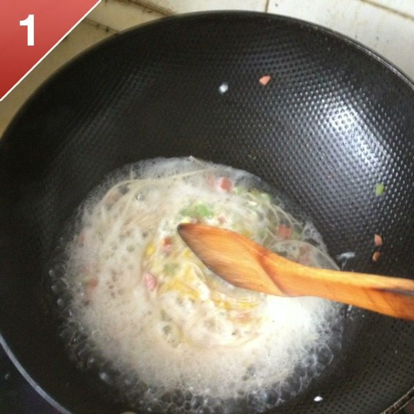 (婴儿)早餐:丝瓜鸡蛋火腿面,如图