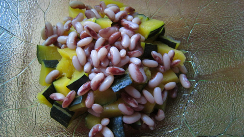 南瓜花豆沙拉,加入花豆