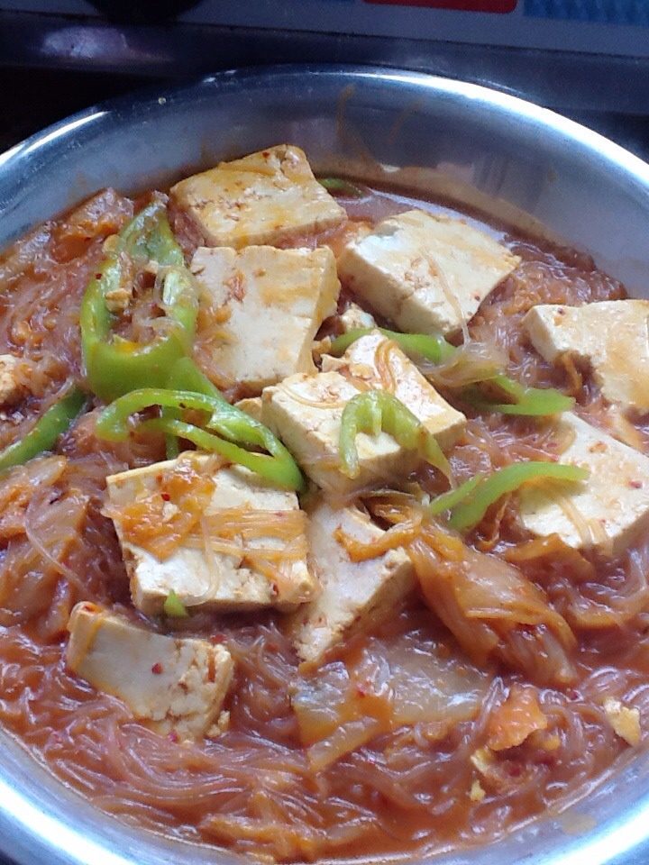 辣白菜粉丝豆腐煲