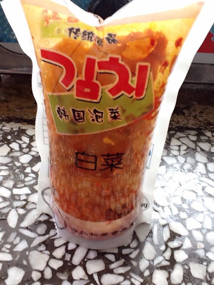 辣白菜粉丝豆腐煲,如图