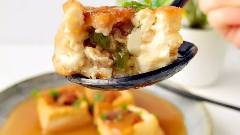 宝宝辅食:豆腐箱(肉末酿豆腐),咬一口,鲜嫩多汁,口感柔嫩