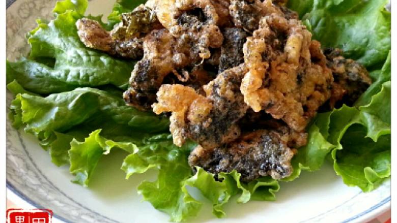 又香又酥炸紫菜,<a style='color:red;display:inline-block;' href='/shicai/ 9'>鸡蛋</a>打散，<a style='color:red;display:inline-block;' href='/shicai/ 9'>鸡蛋</a>液里放一点<a style='color:red;display:inline-block;' href='/shicai/ 10404'>花椒面</a>一点盐。