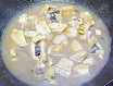 莲藕五花烧墨鱼,加入清<a style='color:red;display:inline-block;' href='/shicai/ 156925'>水</a>,几乎与食材平齐,转大火烧开