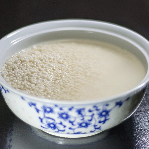 蒸糯米、黑米饭（可作寿司饭）,取<a style='color:red;display:inline-block;' href='/shicai/ 498'>糯米</a>250g，<a style='color:red;display:inline-block;' href='/shicai/ 496'>黑米</a>50g，洗净后分别用1000ml和300ml清<a style='color:red;display:inline-block;' href='/shicai/ 156925'>水</a>浸泡8-10小时。