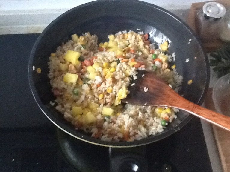 菠萝饭,然后炒