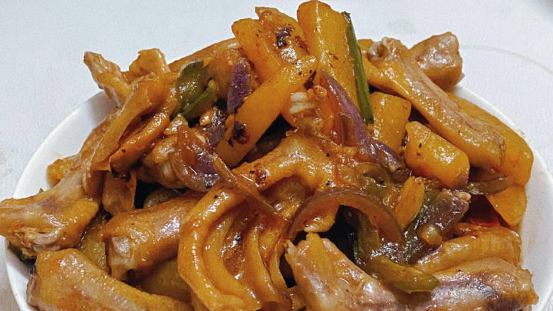 干锅鸭掌,鸭掌超级入味的哦!!!