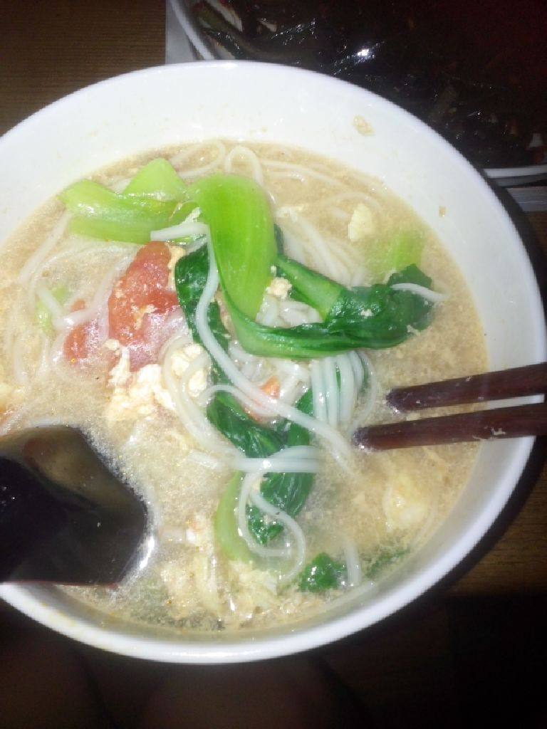 最爱的西红柿鸡蛋青菜面。