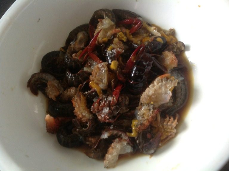 香辣小龙虾,将洗好的虾腌制10_15min(生抽适量,<a style='color:red;display:inline-block;' href='/shicai/ 37'>姜</a>,葱花少许)