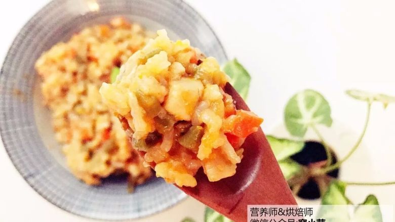 宝宝辅食：南瓜鸡肉豇豆焖饭