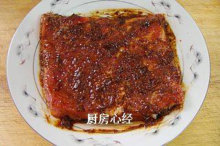 铁锅烤肉,均匀涂抹在700克肉上，盖上保鲜膜，冰箱冷藏二天