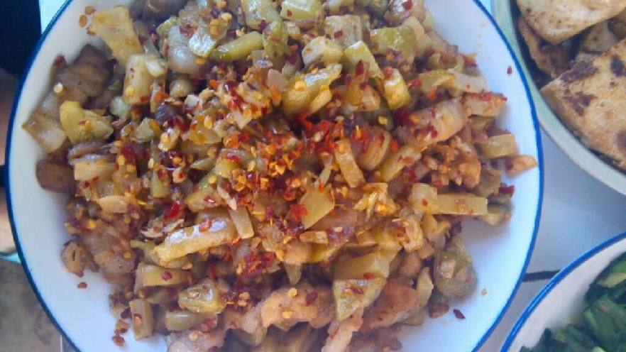 榨菜煸炒五花肉