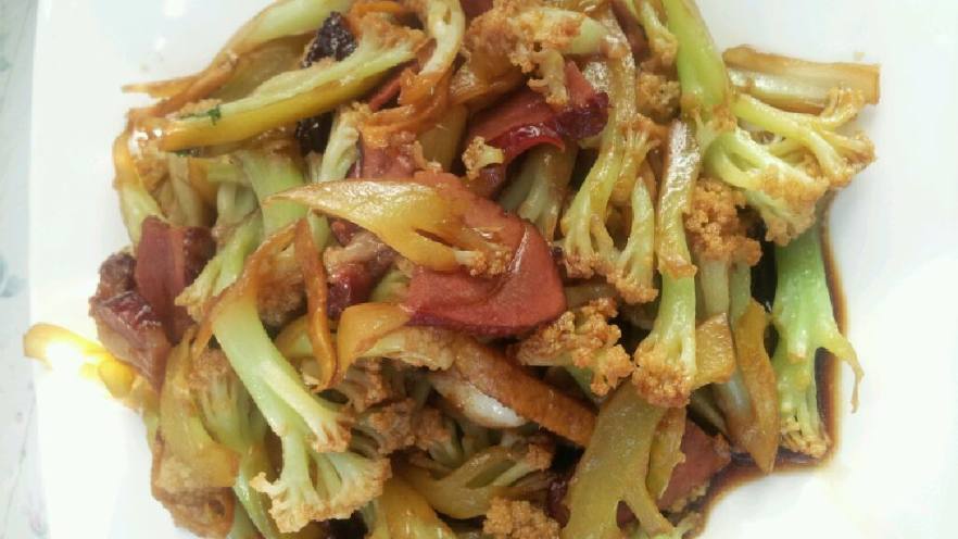 腊肉炒花菜