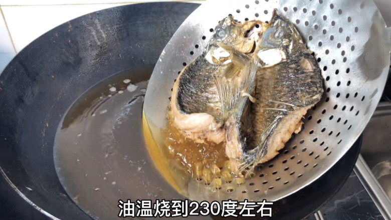家庭版烤鱼制作方法,油温高点再复炸一次