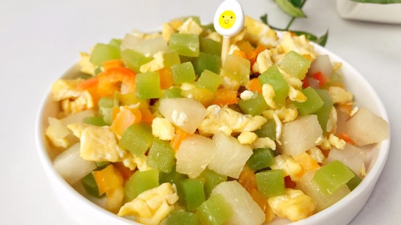 宝宝辅食:莴笋梨炒蛋—冬日小清新,赶紧试试吧。