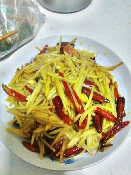 土豆丝遇上腊味香肠