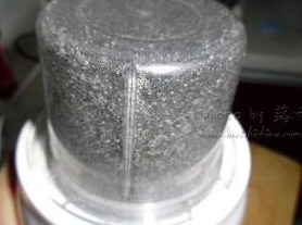 苦瓜汤圆,放入料理机打成松子芝麻粉
