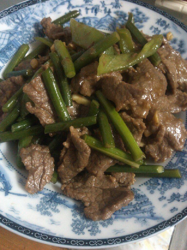 蒜苔青椒炒牛肉