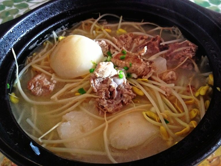 豆芽萝卜煲排骨