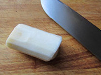 清炖狮子头,<a style='color:red;display:inline-block;' href='/shicai/ 2558'>脆山药</a>洗净,去皮