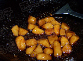 可乐山药,烧至汤汁粘稠，山药绵烂即可