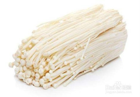 金针菇番茄汤,<a style='color:red;display:inline-block;' href='/shicai/ 234'>金针菇</a>一把,挑比较干爽新鲜的买。