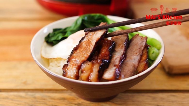 黯然销魂 | 小红锅烤蜜汁叉烧,再加上叉烧,一碗完美蜜汁叉烧肉饭完成了。