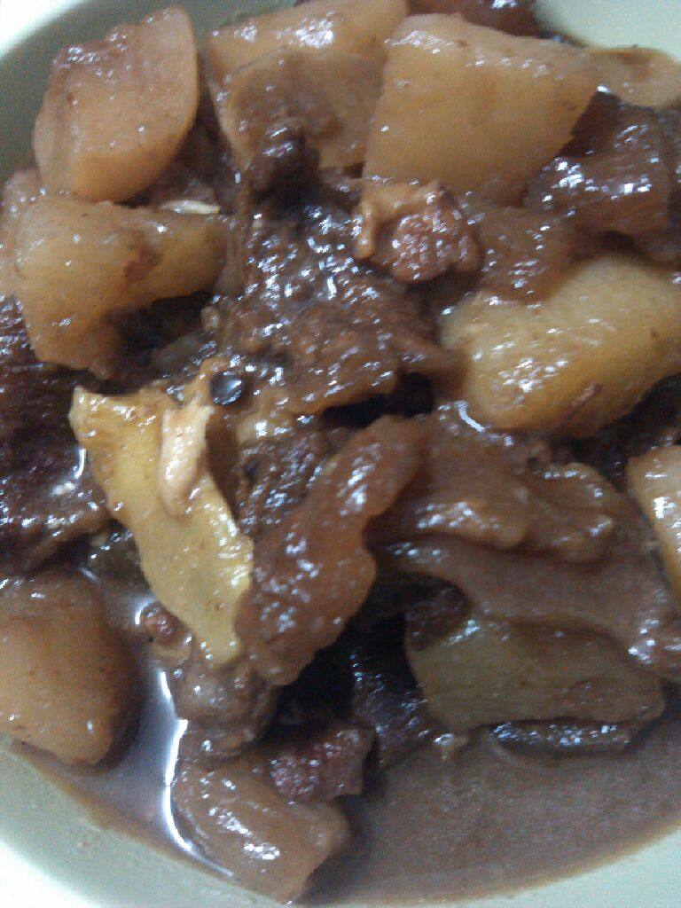 萝卜焖牛腩