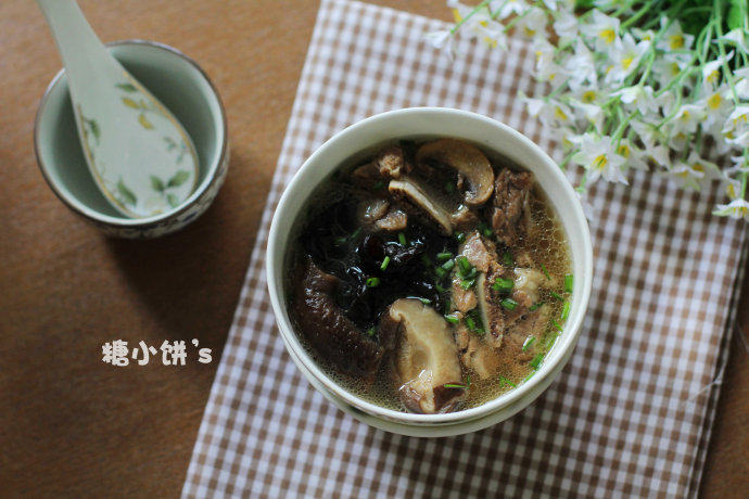 菌菇排骨汤