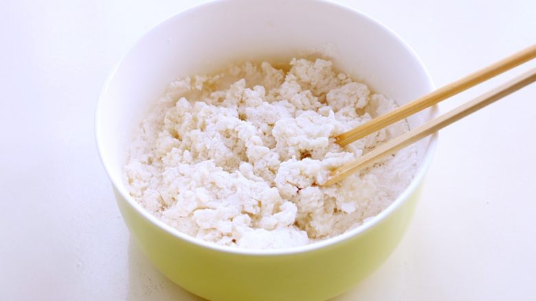 养颜之玫瑰馅儿饼,用一双筷子搅匀,不用下手哦!