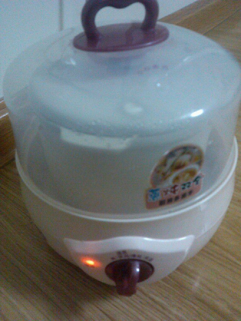 雪梨肉丸汤,一个小时后放盐出锅!就是丸子出油就差不多了!