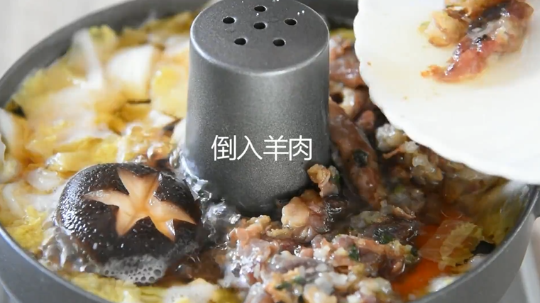 初春补气神器——白菜豆腐羊肉锅,小火炖煮5分钟倒入羊肉