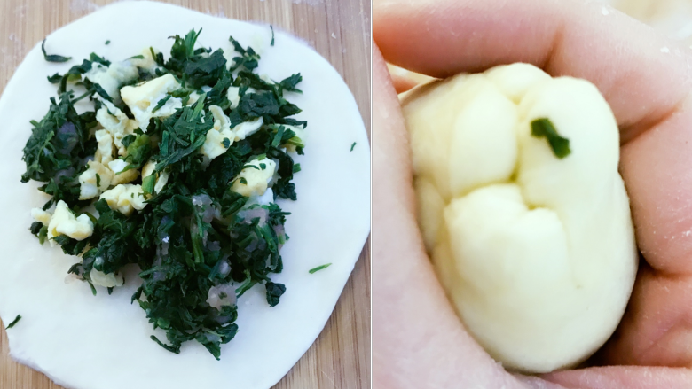 宝宝辅食:老妈牌薄麦饼-24M+,取一个面团,直接用手按或擀面杖擀成小小的饼状,放入提前准备好的馅料,用虎口收口,把上面多余的部分揪下来,收口用手捏紧(没有像包包子那样做,这样操作可以保持每一边的面皮都比较均匀哈。