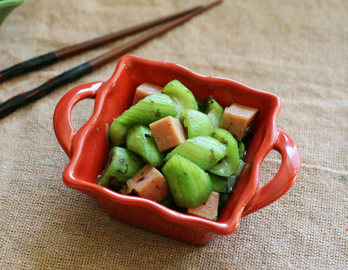 火腿榄菜炒丝瓜