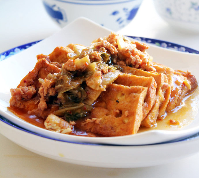 辣白菜肉末炖豆腐