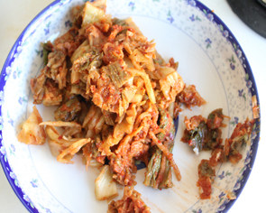 辣白菜肉末炖豆腐,<a style='color:red;display:inline-block;' href='/shicai/ 2863'>辣白菜</a>切成碎末
