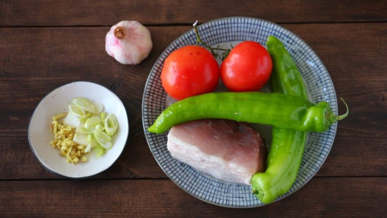 超下饭之红三剁,主要食材合影。