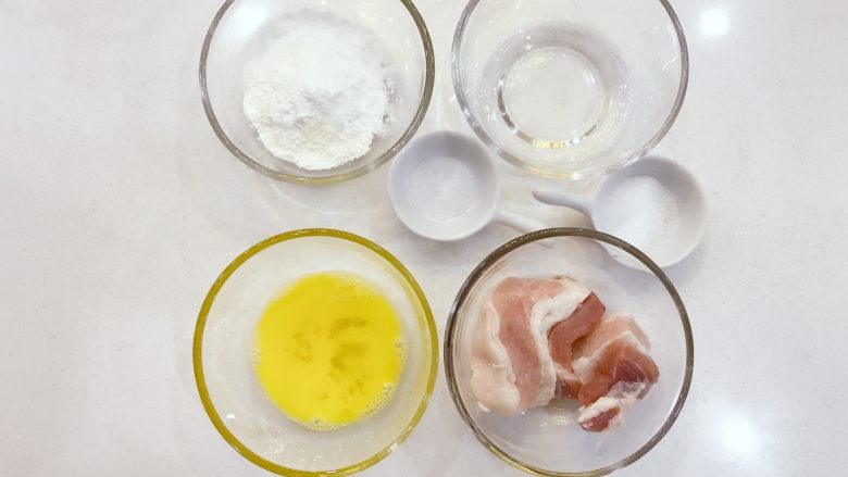 宝宝辅食:自制宝宝午餐肉-10+ ,准备好所有食材,<a style='color:red;display:inline-block;' href='/shicai/ 414'>猪肉</a>选择带一点点肥肉的,不然成品口感会有点柴。