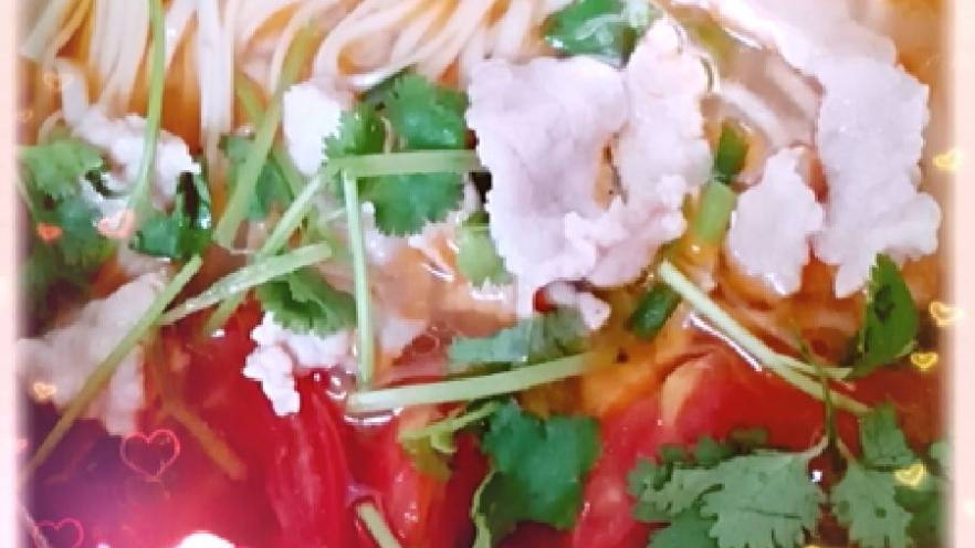西红柿瘦肉面汤