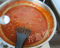 意式肉酱面,加入少许盐调味儿