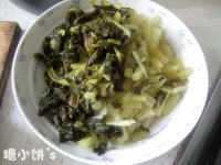 冬腌菜杂炒,<a style='color:red;display:inline-block;' href='/shicai/ 118985'>冬腌菜</a>清洗一下捏去水分，切段备用