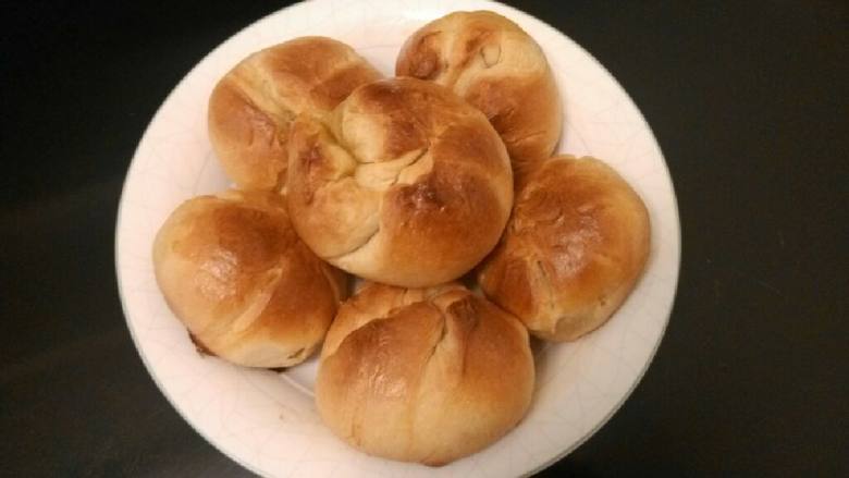 布里欧修培根包（KT）,放入烤箱，180度烤25分钟，出炉后，即可食用。