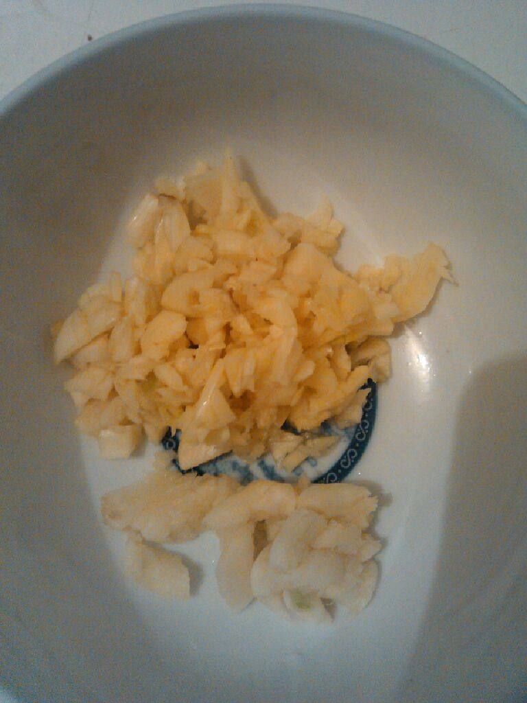 家常小炒,<a style='color:red;display:inline-block;' href='/shicai/ 2795'>蒜头</a>拍碎