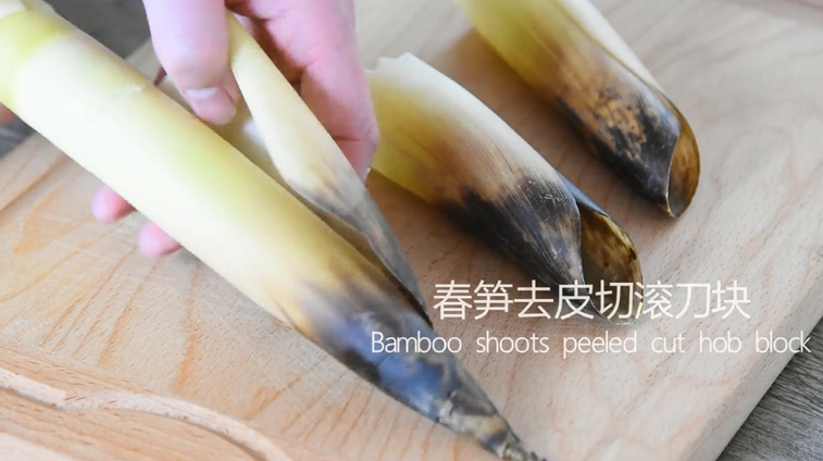 魔都最火“腌笃鲜”,真真让人鲜掉眉毛,春笋去皮
