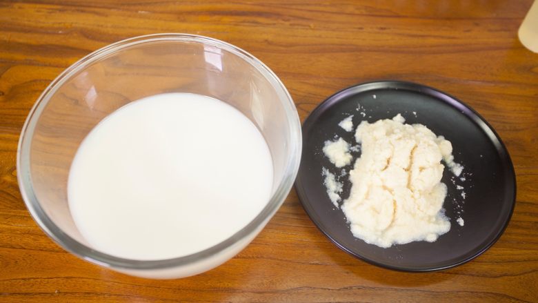 豆渣饼,豆浆打好后过滤出豆渣。